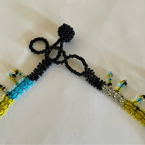 Beautiful NWOT Handmade Beaded Star Necklace with Glass Beads & Stone Chips - Picture 5 of 8